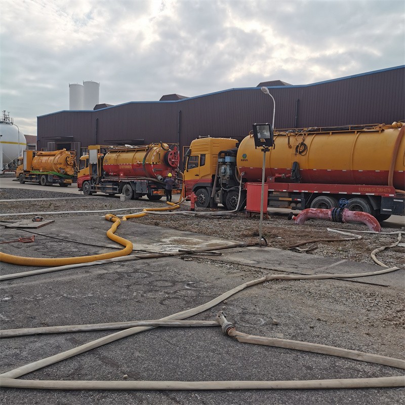 绥江污水池清理